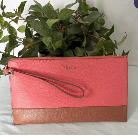 Furla Babylon XL leather clutch/wristlet - Picture 1 of 5